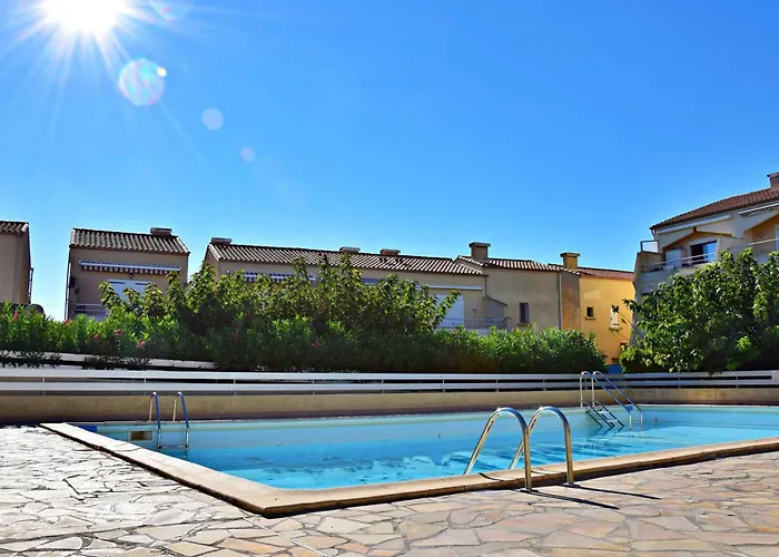 2 Pieces Avec Terrasse A Marseillan-plage - Fr-1-387-78